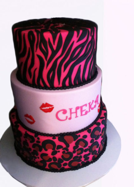 Animal skin pattern cake with kisses